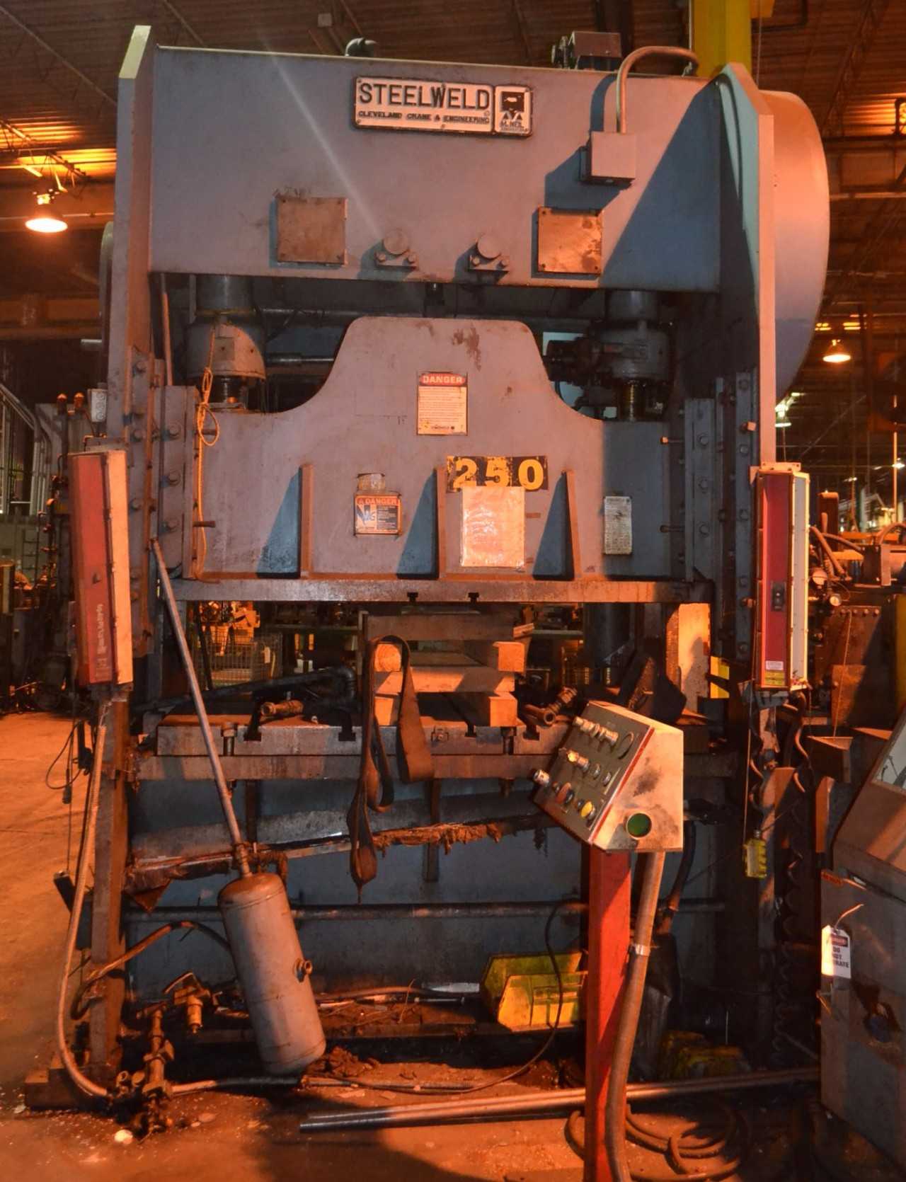 Steelweld 250 ton Straight Side Double Crank Press, Broken Crank - MACHINING EQUIPMENT