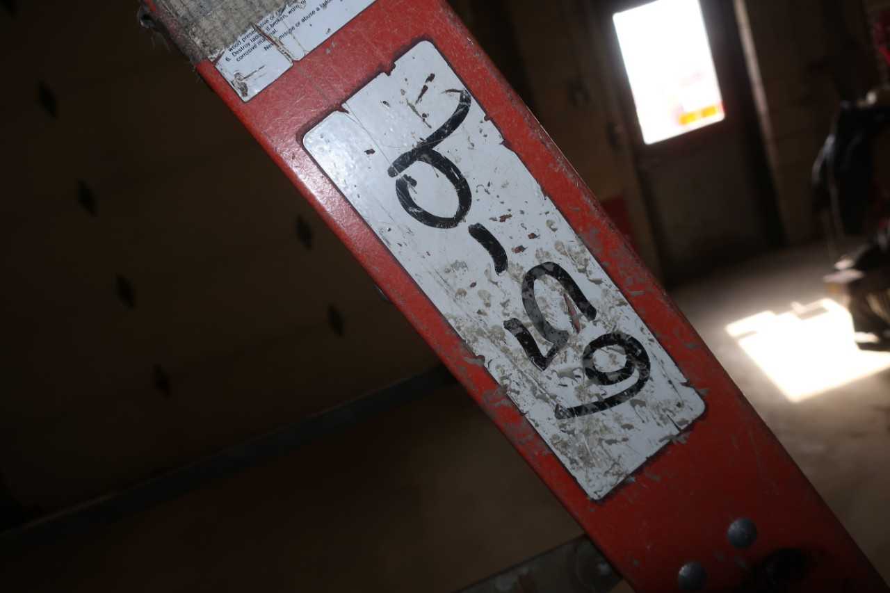 8 FT FIBERGLASS STEP LADDER - PLANT & FACILITY