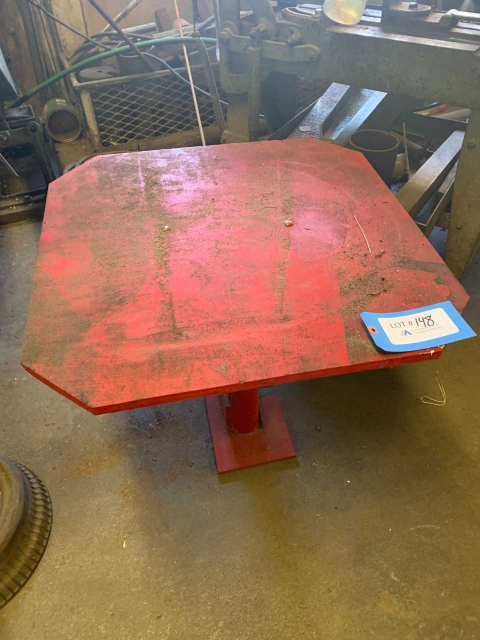 Metal table w/ contents - PLANT & FACILITY