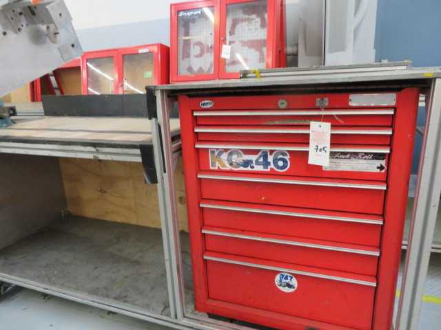 7 Drawer Tool Box Snap On with table and Wilton Vice - MISCELLANEOUS