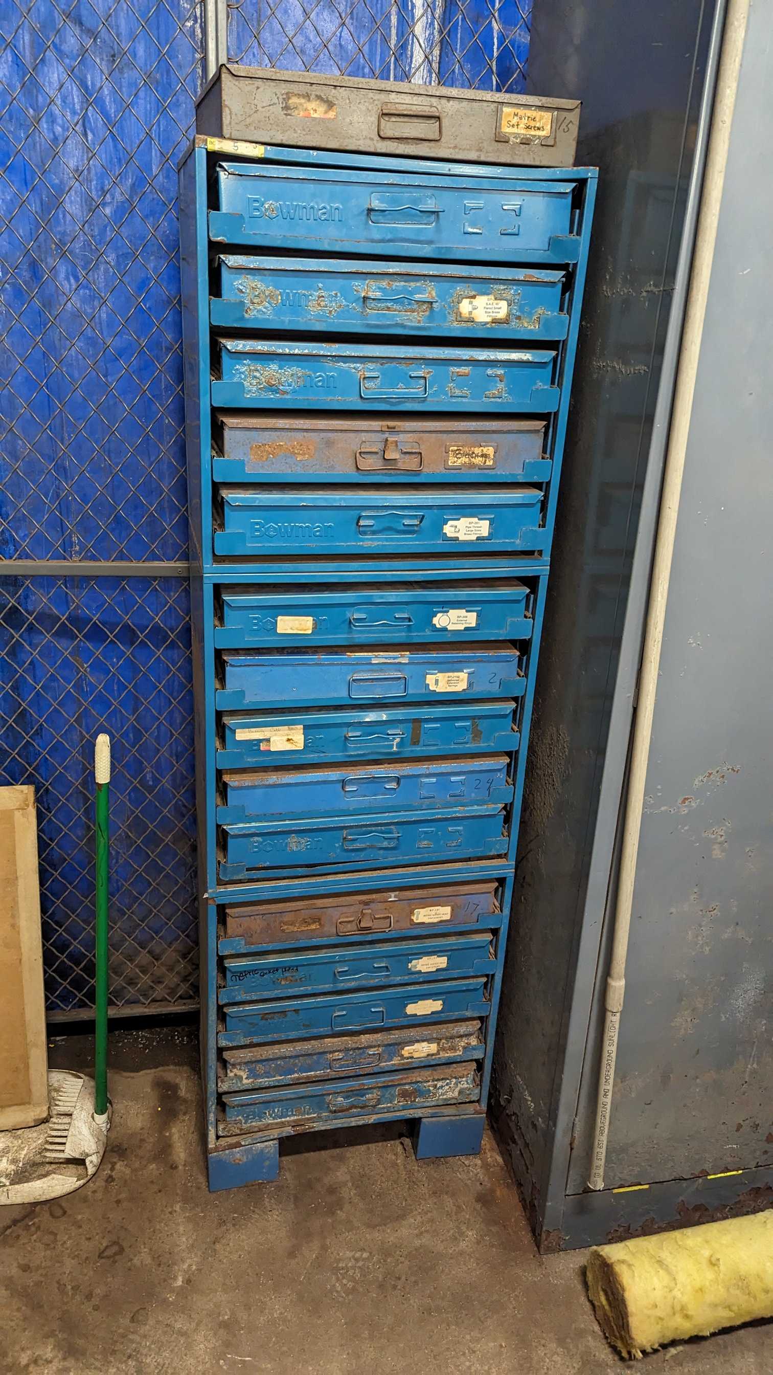 Bowman 15-Drawer Storage Bin w/ Nuts, Bolts, Pins - TOOL STORAGE