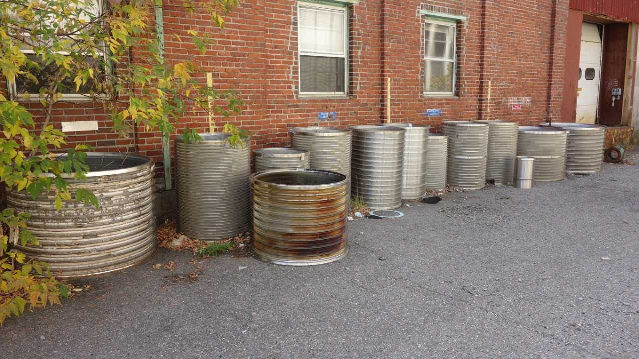 LOT OF 13 STAINLESS PRESSURE SCREEN BASKETS - INDUSTRIAL PARTS