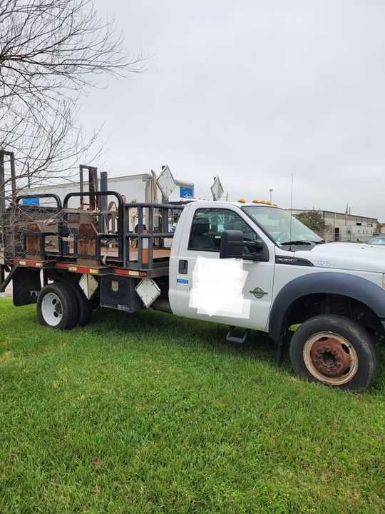 2012 Ford F550 Pick-up Truck - HYDRO EXCAVATOR TRUCKS
