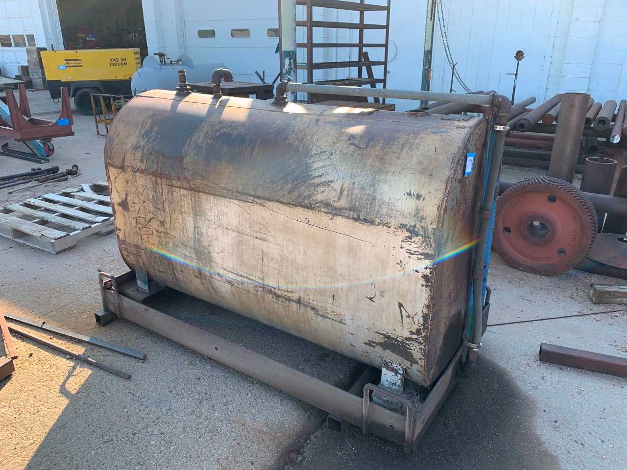 Large Holding tank - PROCESS EQUIPMENT
