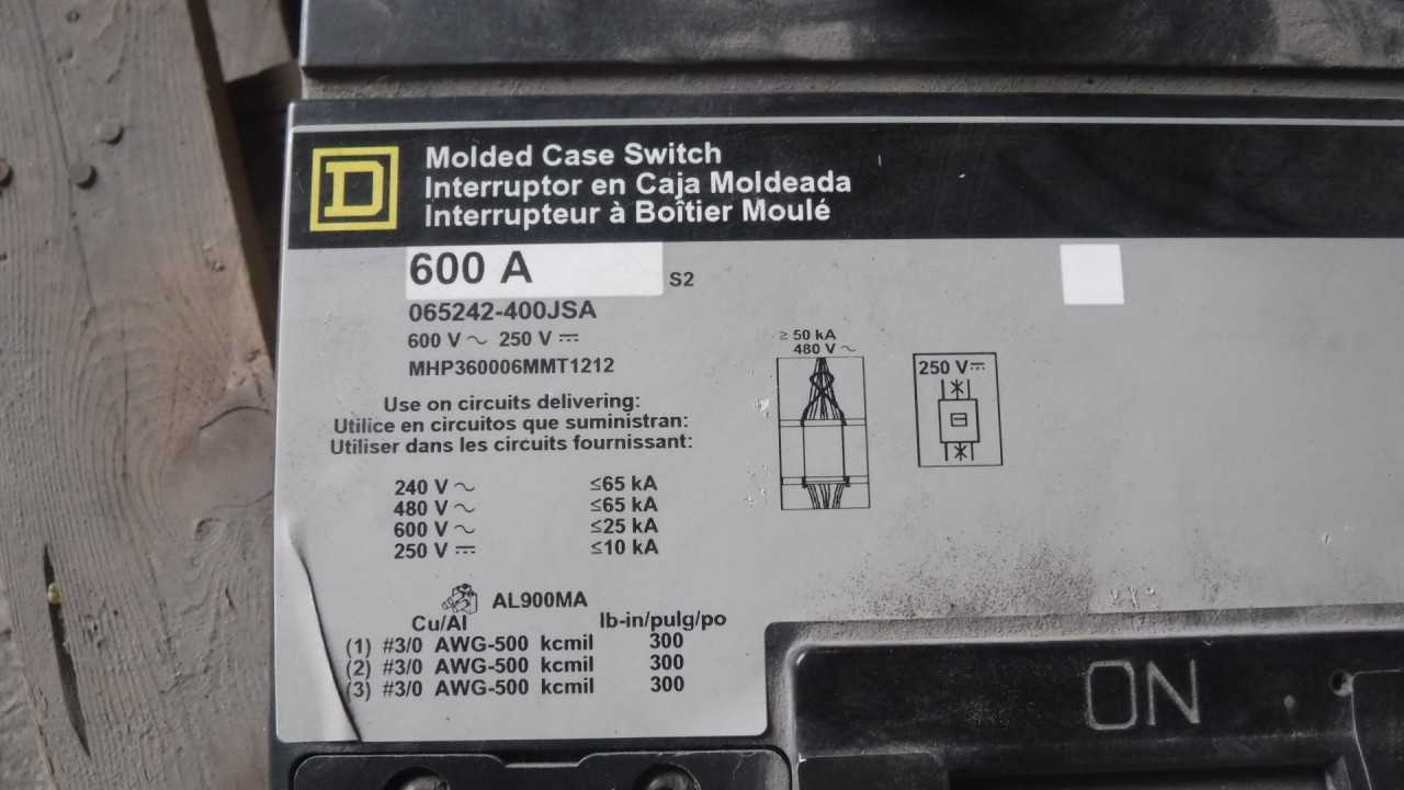 600 Amp Square-D Circuit Breaker - CIRCUIT BREAKERS