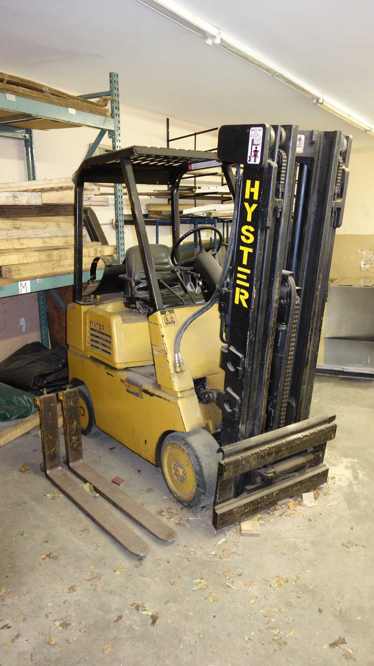 HYSTER S50E 5050LB 187IN SOLID TIRE SIDE SHIFT LIFT TRUCK FORKLIFT (NEEDS SERVICE, HAS NOT BEEN RUN IN YEARS AFTER LEAK) - FORKLIFTS