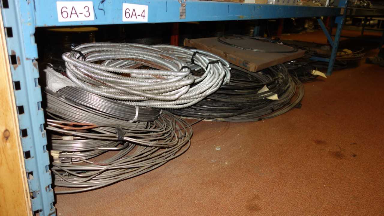LOT OF SOLID CONDUCTOR WIRE AND ELECTRIC HEATING CABLE - ELECTRICAL COMPONENTS