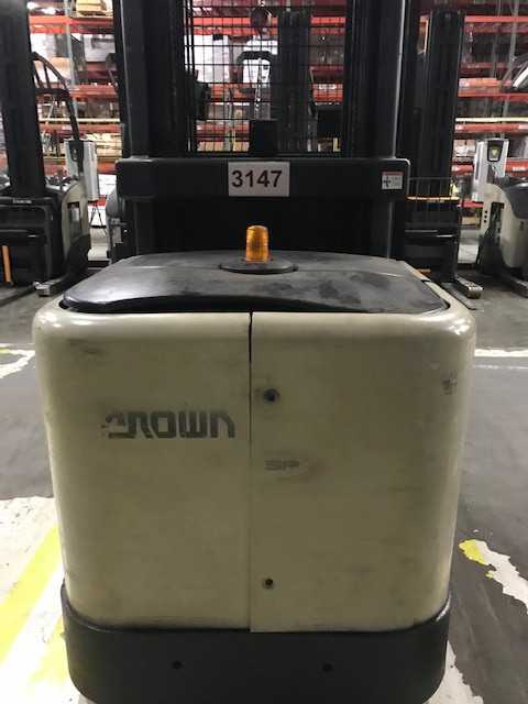 2005 Crown SP3420-30T order picker, Norcross, GA - ORDER PICKER 2005 Crown SP3420-30T order picker, Norcross, GA - ORDER PICKER