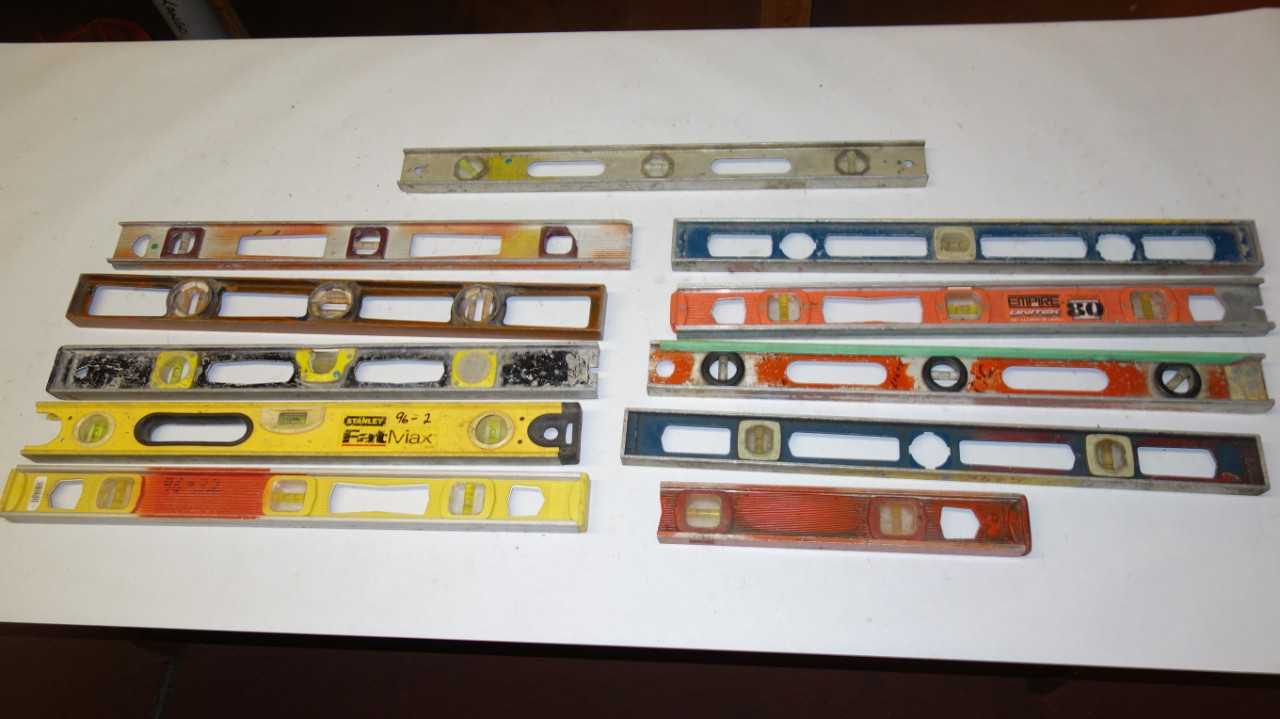 LOT OF 11 ASSORTED LEVELS - ELECTRIC POWER TOOLS