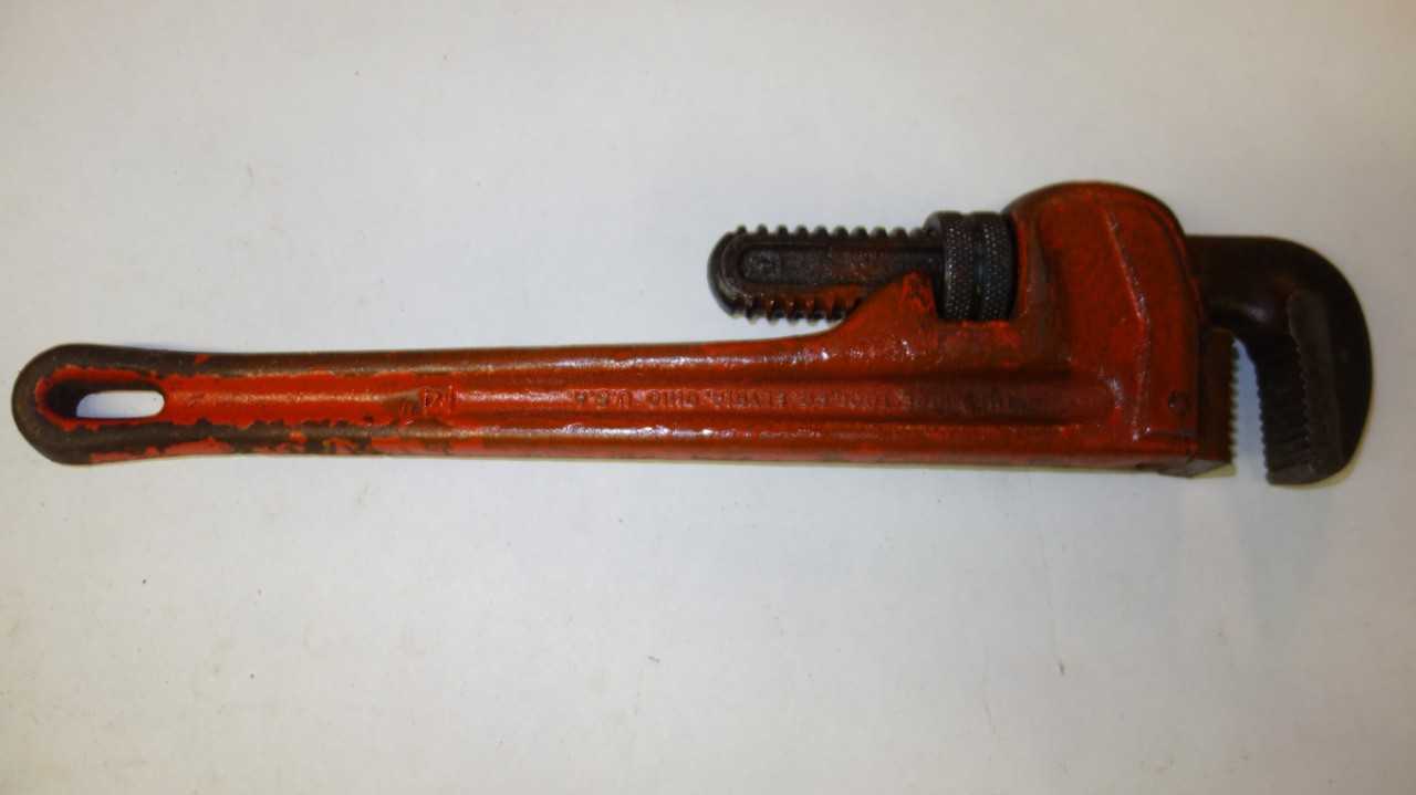 LOT OF 5 RIDGID 14 IN ADJUSTABLE PIPE WRENCHES - HAND TOOLS