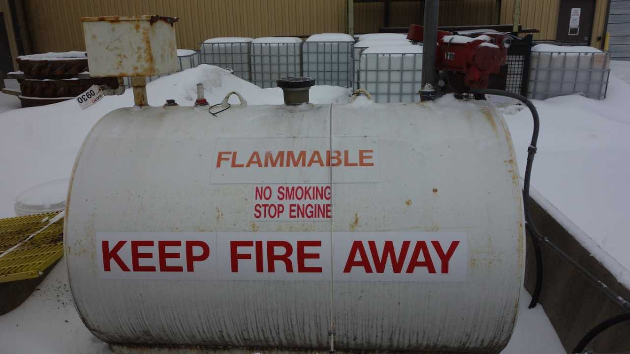 LANNON 550 GALLON ABOVE GROUND TANK FOR FLAMMABLE LIQUIDS - PROCESS EQUIPMENT