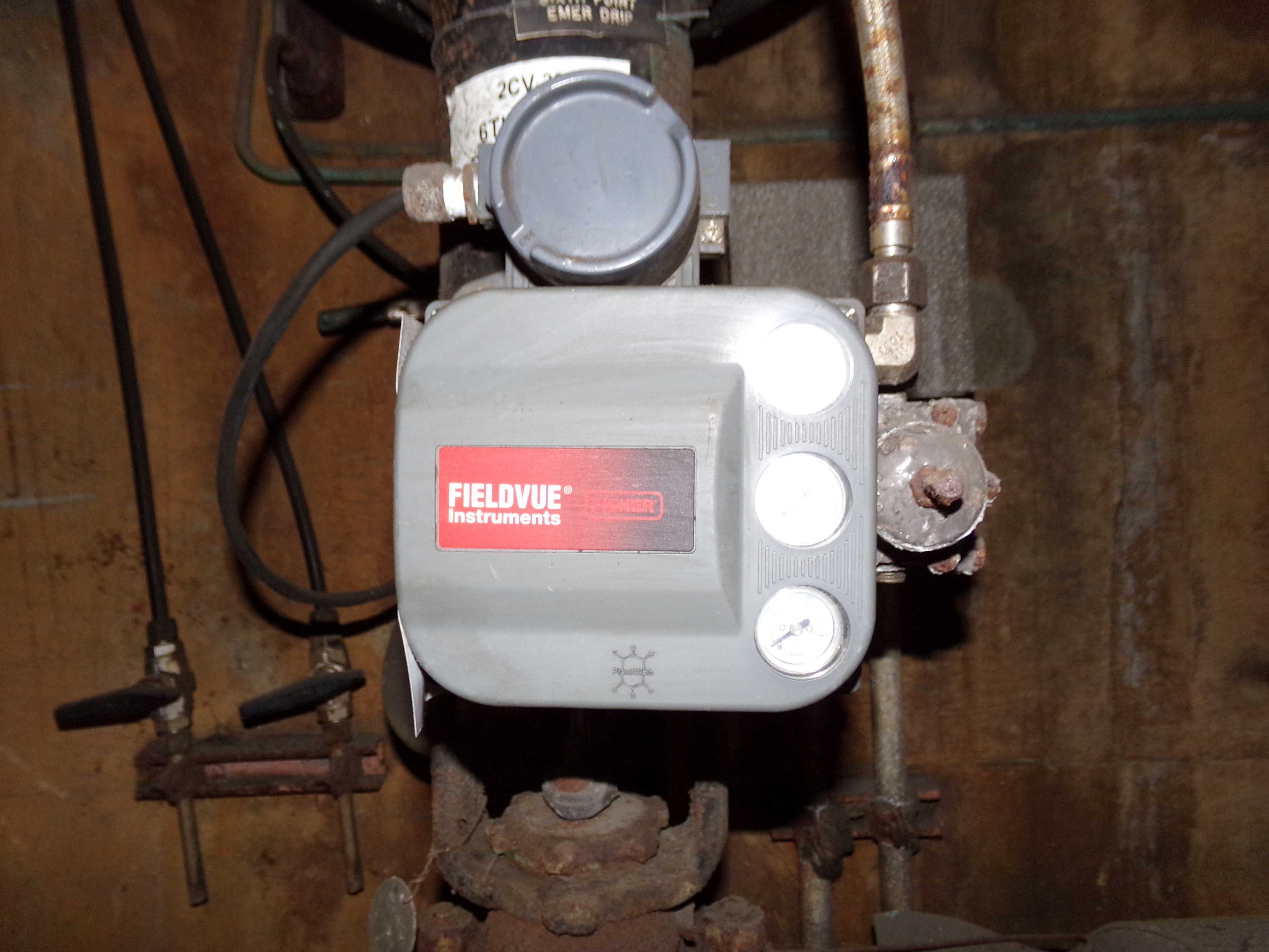 FISHER CONTROLS DVC6010 FIELDVUE POSITIONER - CONTROL VALVE