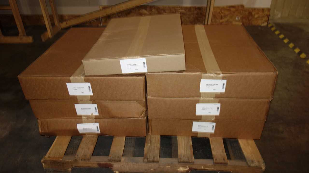 1 PALLET OF ASSORTED BR INTERIOR MAIN BREAKER PANELS - CIRCUIT BREAKERS