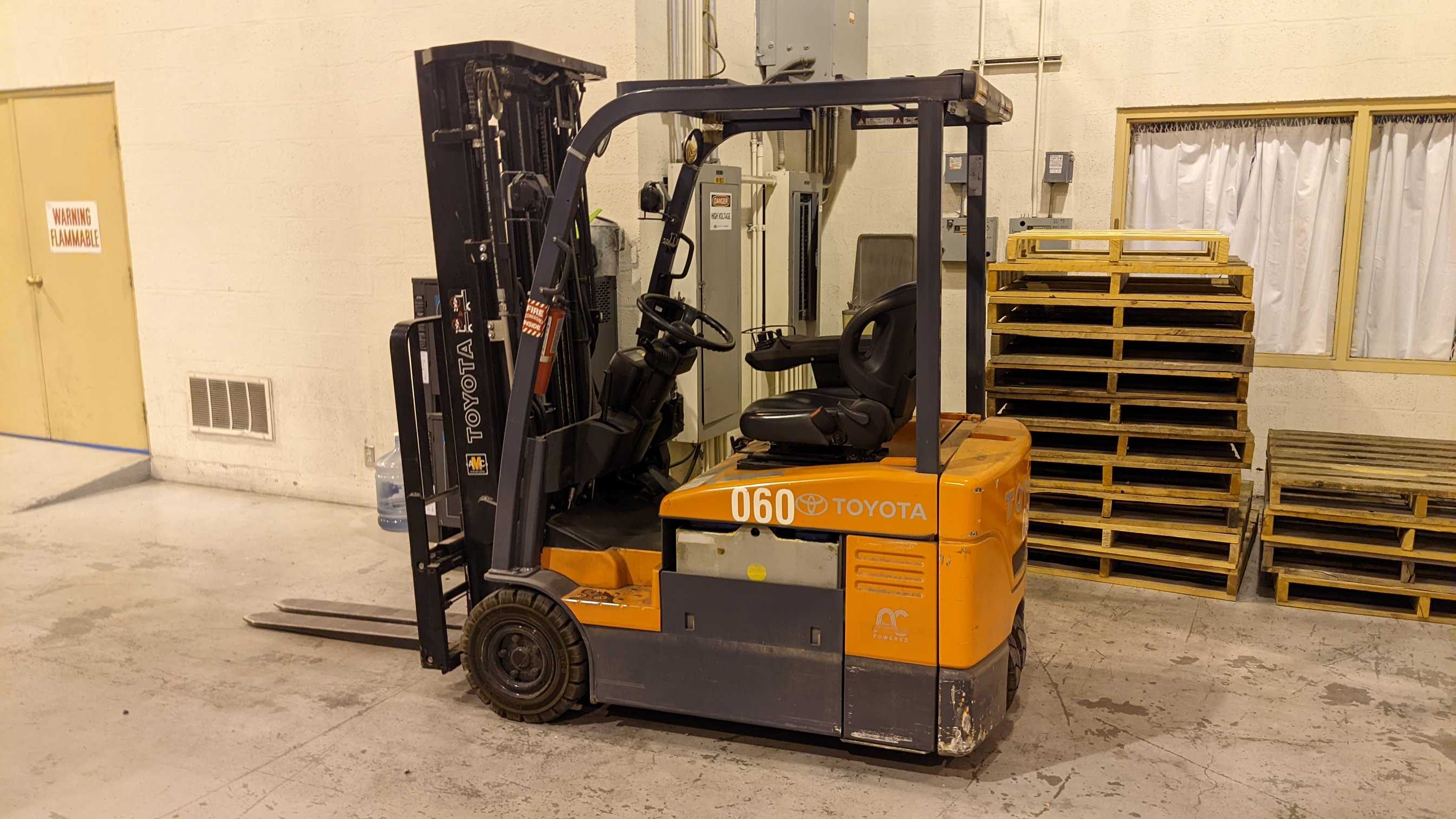 2009 Toyota Forklift - FORKLIFTS