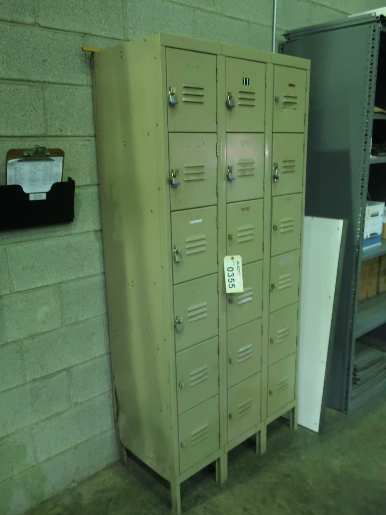 Lot of personal storage lockers - TOOL STORAGE