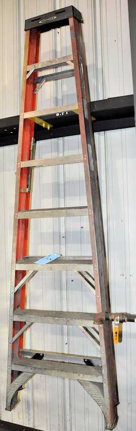 WERNER 8' Fiberglass Step Ladder - MACHINING EQUIPMENT