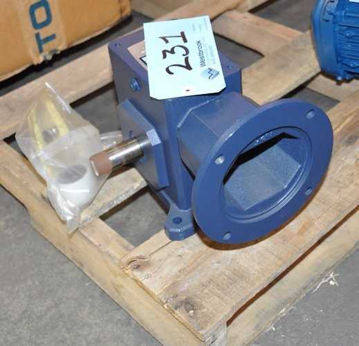 IRONMAN 0.674-HP Gearbox Gear Motor - PNEUMATIC MOTOR