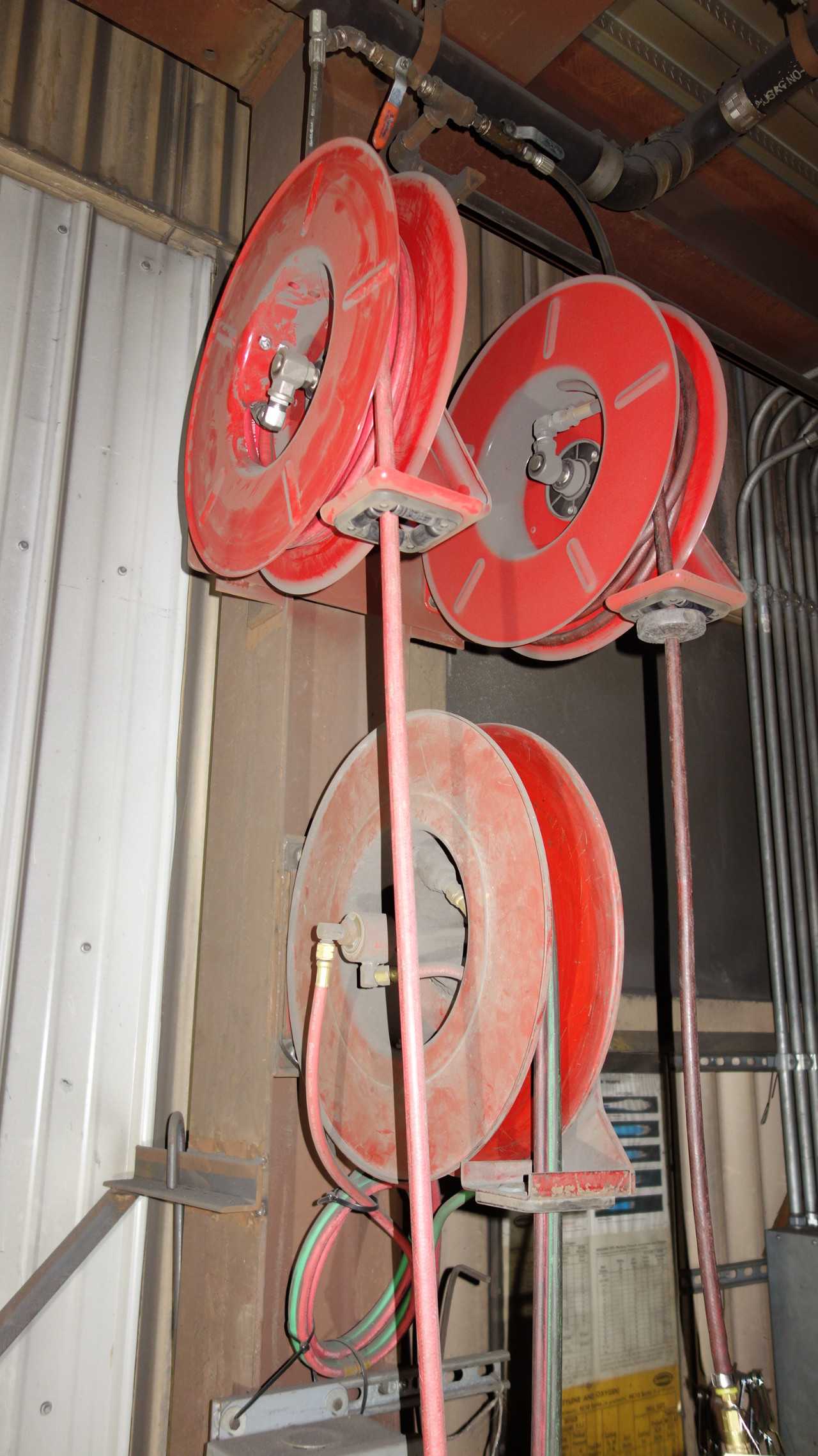 LOT OF 3 REELCRAFT PNEUMATIC HOSE REELS - MISCELLANEOUS