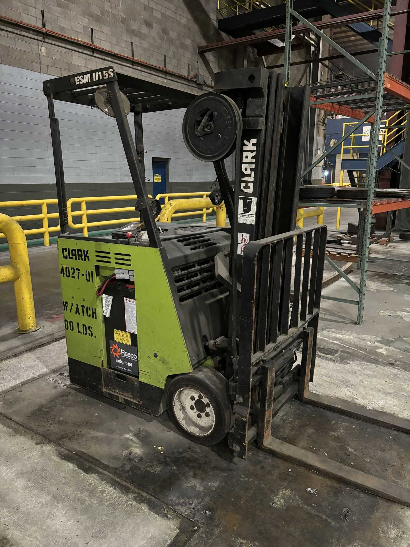 CLARK ESMII-15S ELECTRIC REACH TRUCK & ATTACHMENTS - REACH TRUCKS