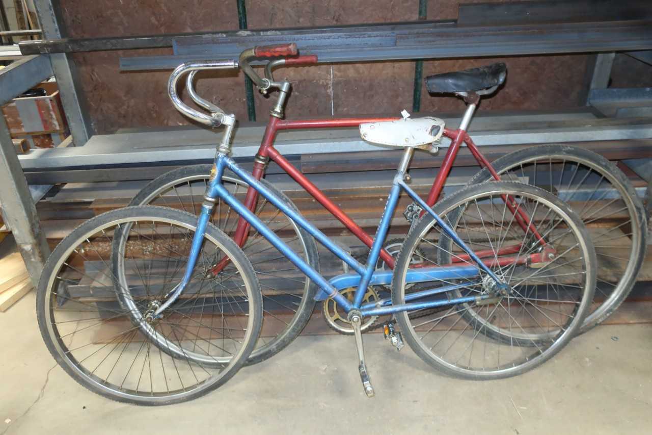 LOT OF 2 ASSORTED BICYCLES, SUPERCYCLE - MISCELLANEOUS