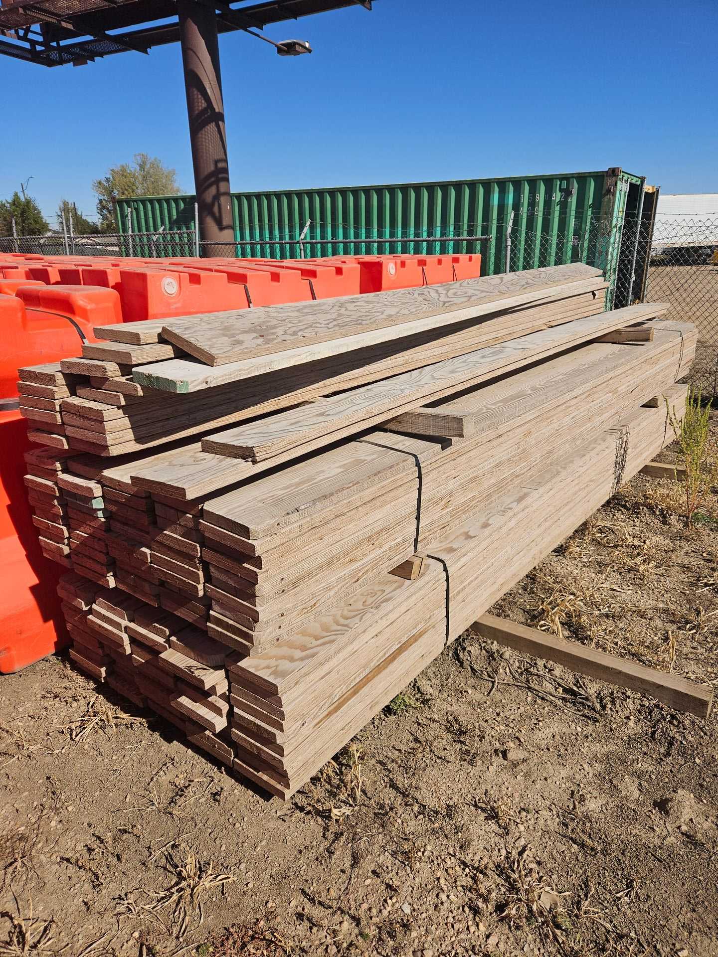 BULK LOT OF 2 X 10 SCAFFOLD BOARDS - MISCELLANEOUS