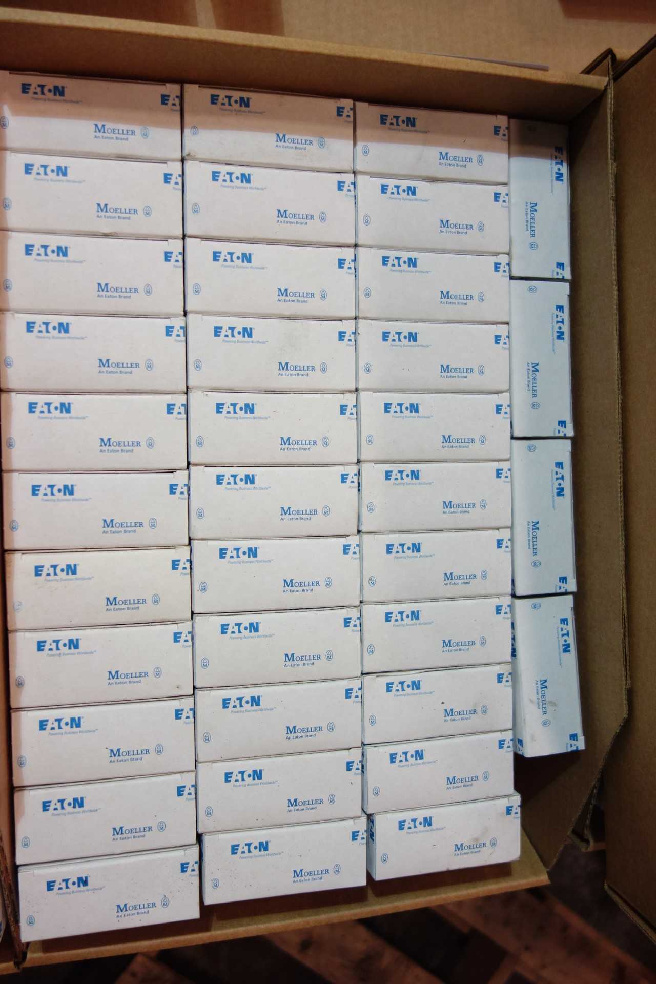 LOT OF EATON MOELLER CIRCUIT BREAKERS 2 POLE 20 AMP 10KA DC\ RATED PLS6-C20/2DC - CIRCUIT BREAKERS
