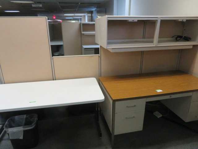 Office Furniture and Panels, Lot - MISCELLANEOUS