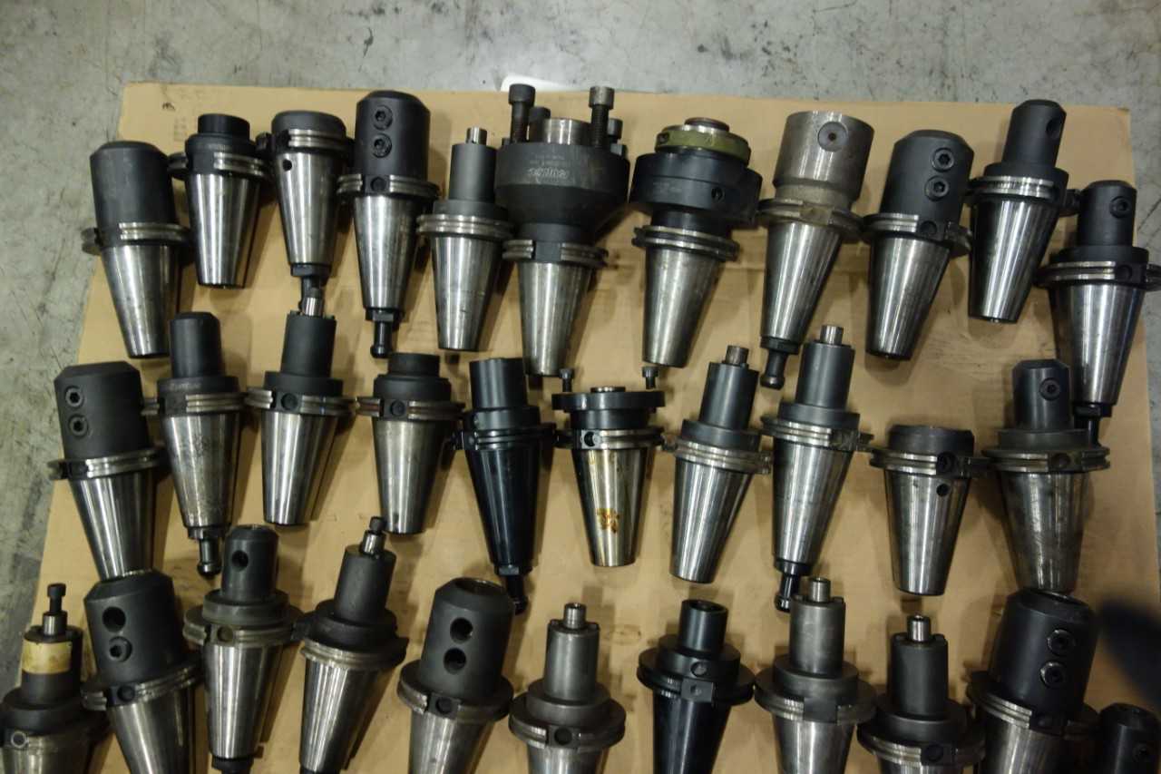 LOT OF ASSORTED CAT 50 TOOL HOLDERS - MACHINING ACCESSORIES & TOOLING