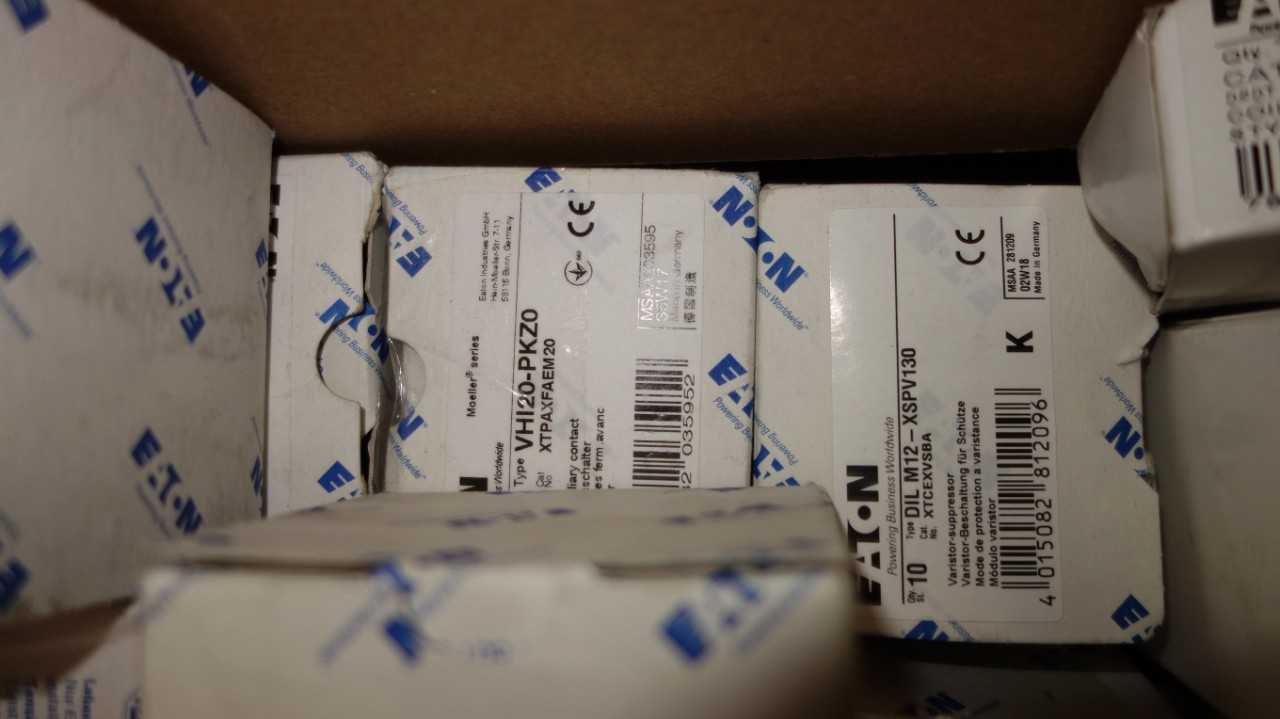 1 BOX OF EATON / CUTLER HAMMER ELECTRICAL - ELECTRICAL COMPONENTS
