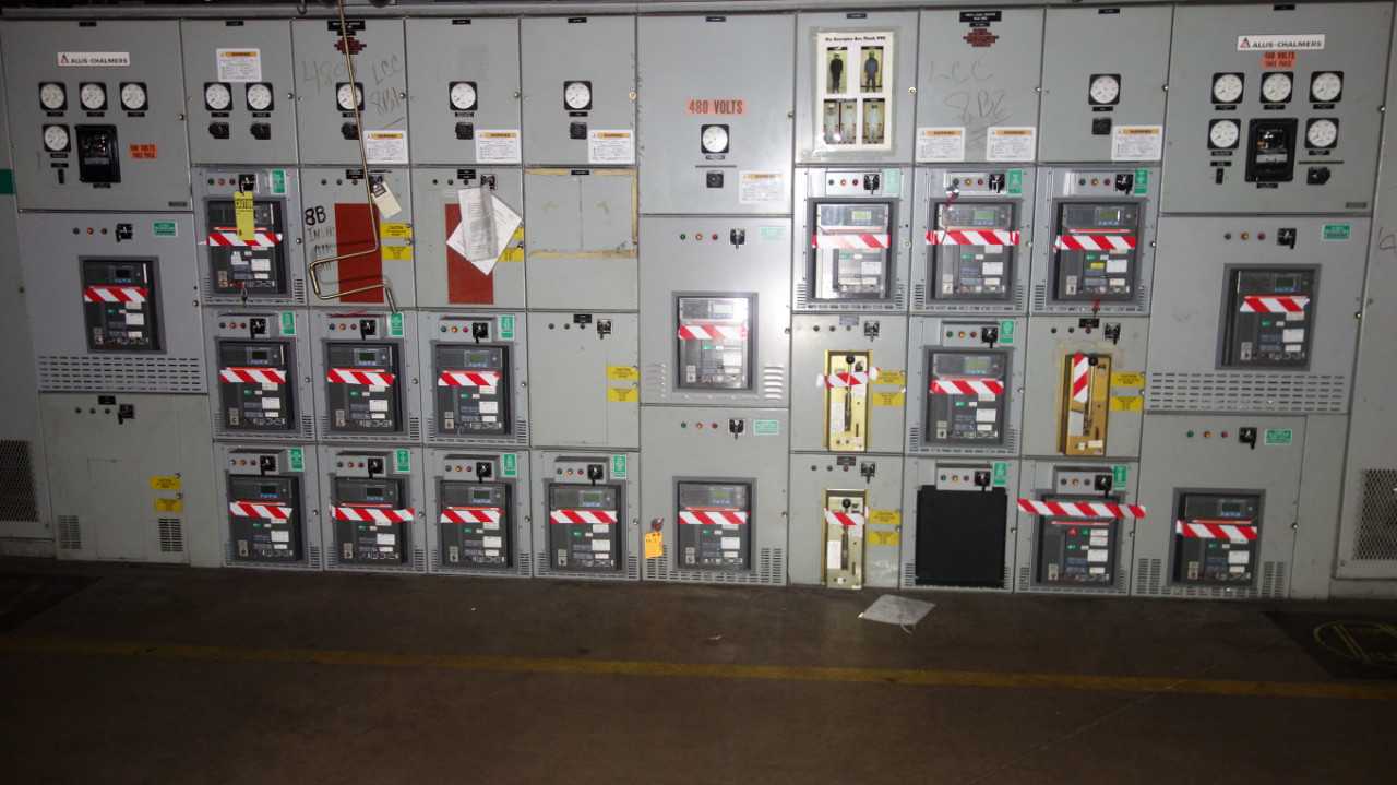 X10 SECTIONS OF ABB SACE EMAX SWITCHGEAR BREAKER PANELS - SWITCHGEAR