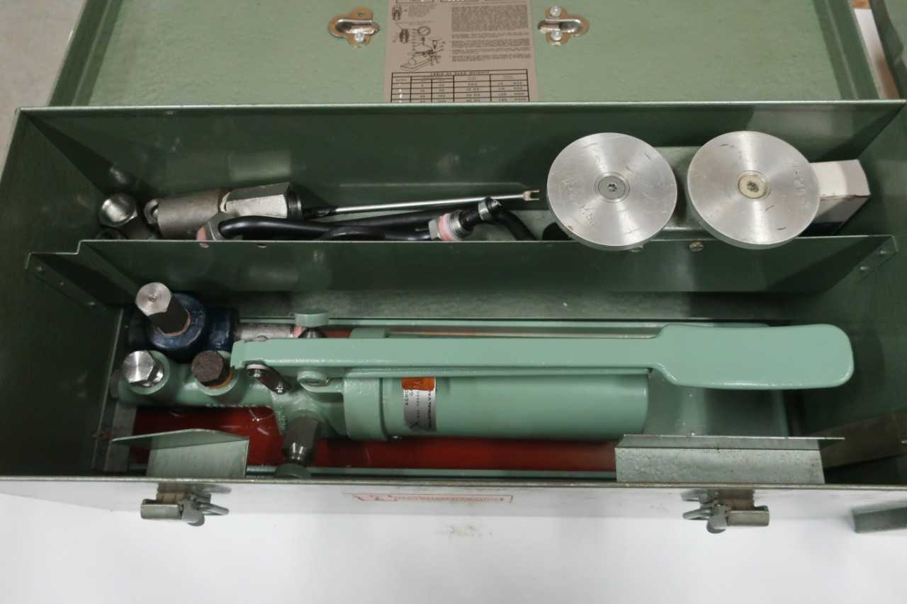 ASHCROFT 1305B PORTABLE DEAD WEIGHT TESTER W/ WEIGHTS - PLANT & FACILITY