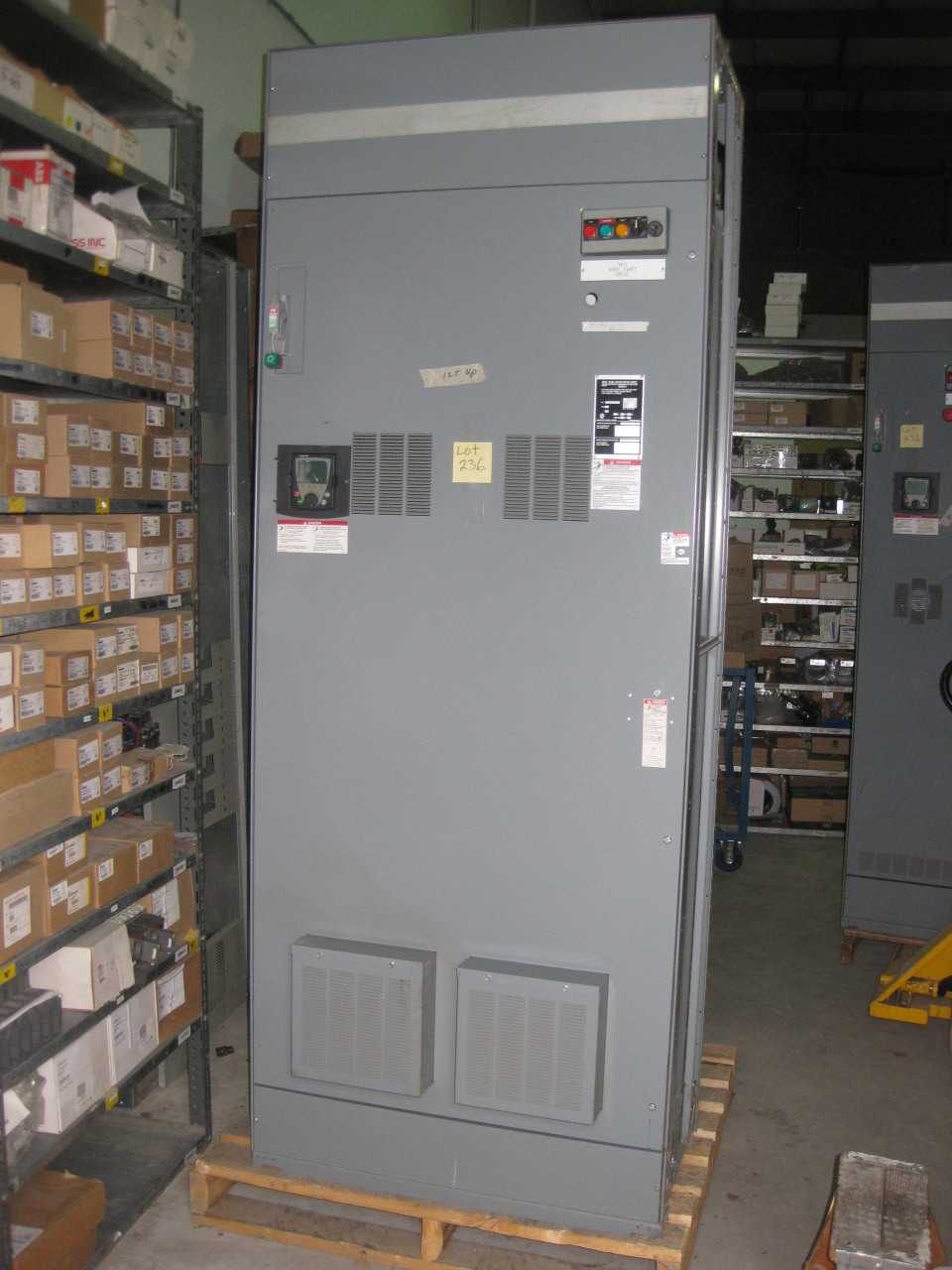 SQD Model 6 1200A Panel 125HP VFD 250A BREAKER - CIRCUIT BREAKERS