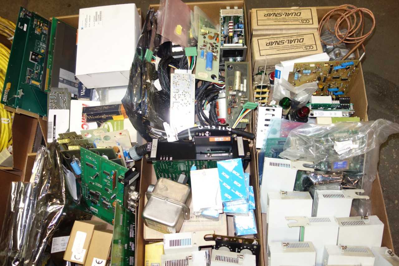 3 PALLETS OF ASSORTED PUSH BUTTONS, CONTROL MODULES, CIRCUIT BOARDS, CORDSETS, PARTS AND ACCESSORIES - AUTOMATION & CONTROLS