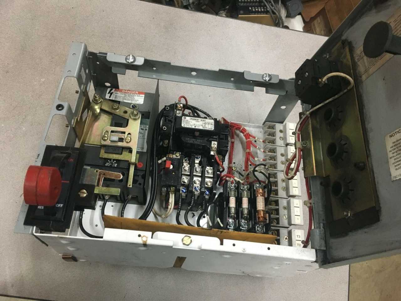 USED GENERAL ELECTRIC SIZE 1 MCC BUCKET CR306C0**ACET WITH 30AMP BREAKER - CIRCUIT BREAKERS