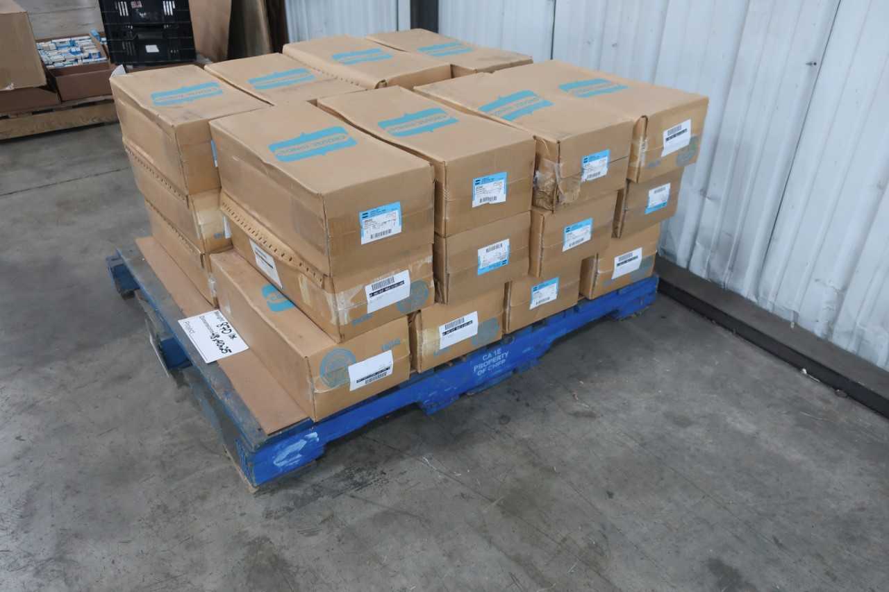 PALLET OF CROUSE-HINDS LBD8800 CONDUIT BODIES - CONDUIT FITTING