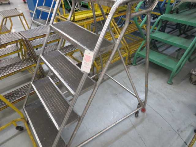 Aluminum Step on Wheels - MISCELLANEOUS