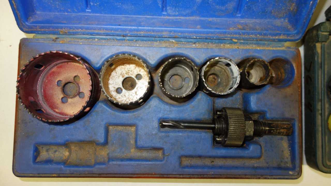 LOT OF 8 ASSORTED HOLE SAW KITS - ELECTRIC POWER TOOLS