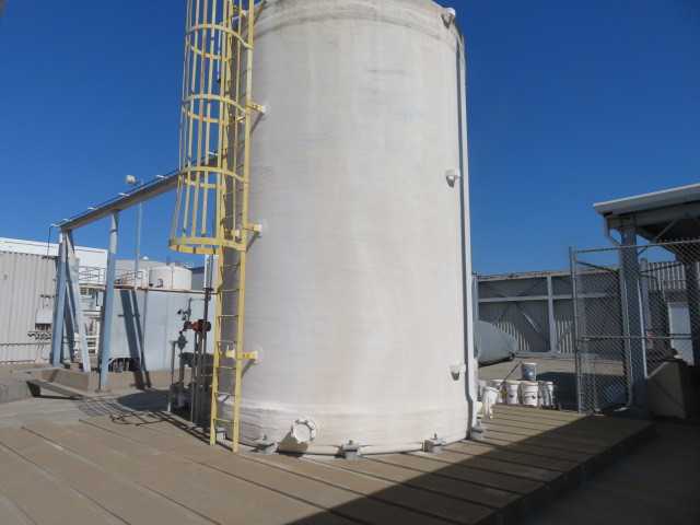 Fiberglass Water Tank, Approx. 20,000 gallon Capacity. - MISCELLANEOUS