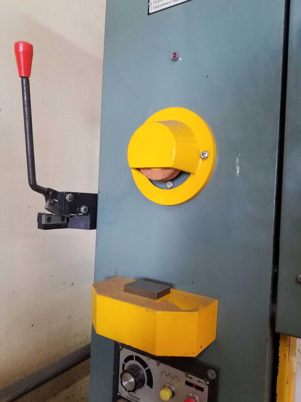 Birmingham Vertical Bandsaw - METAL SAWS
