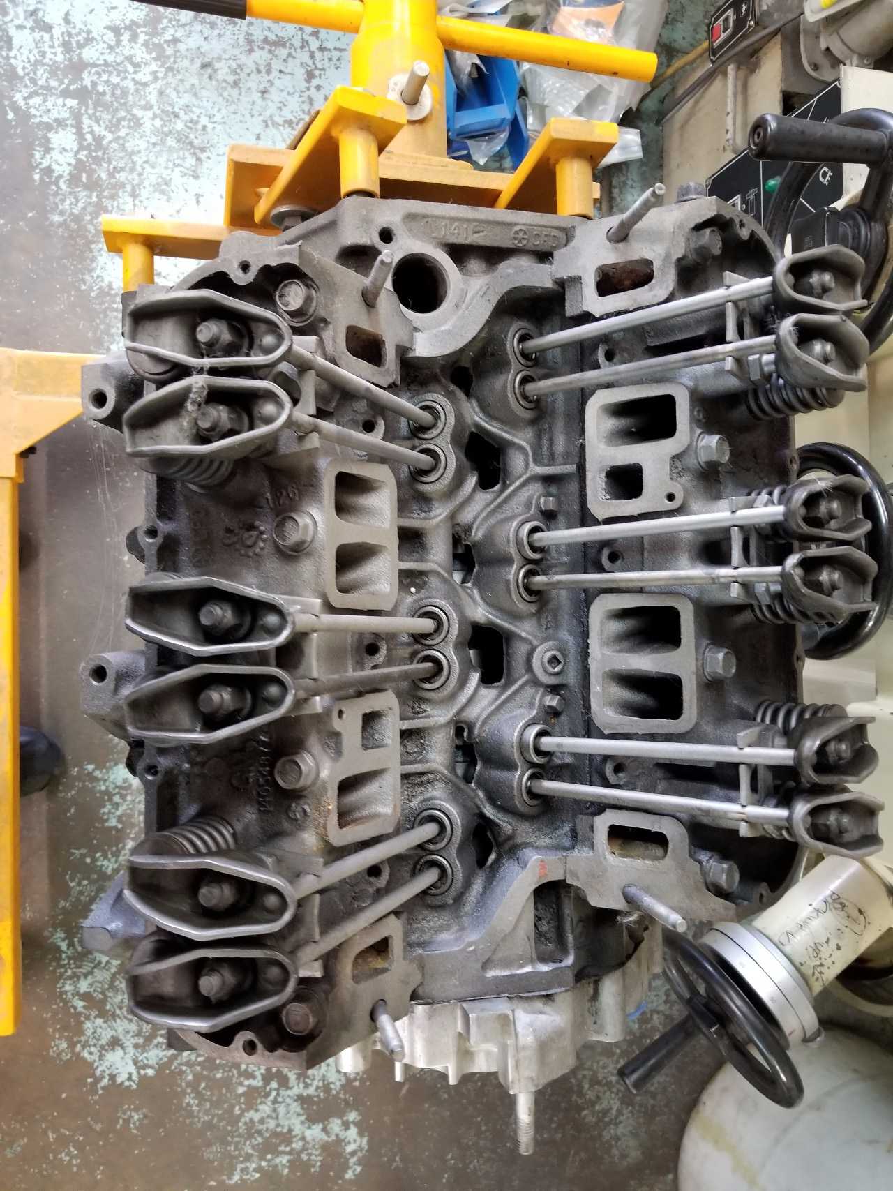 2.6 Liter Jeep V6 Motor. Stand not included. - MISCELLANEOUS