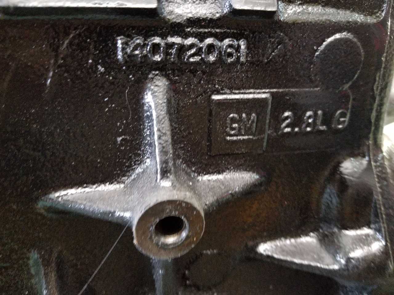 2.6 Liter Jeep V6 Motor. Stand not included. - MISCELLANEOUS