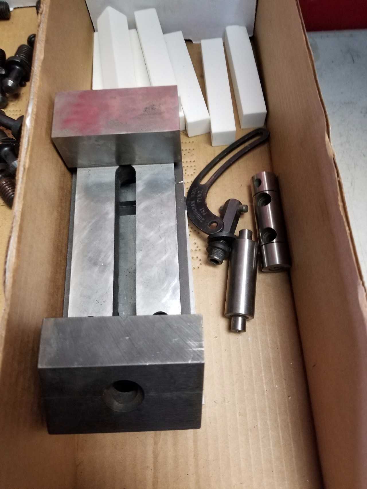 Grinding Vise & wheel sharpening stones  - MISCELLANEOUS
