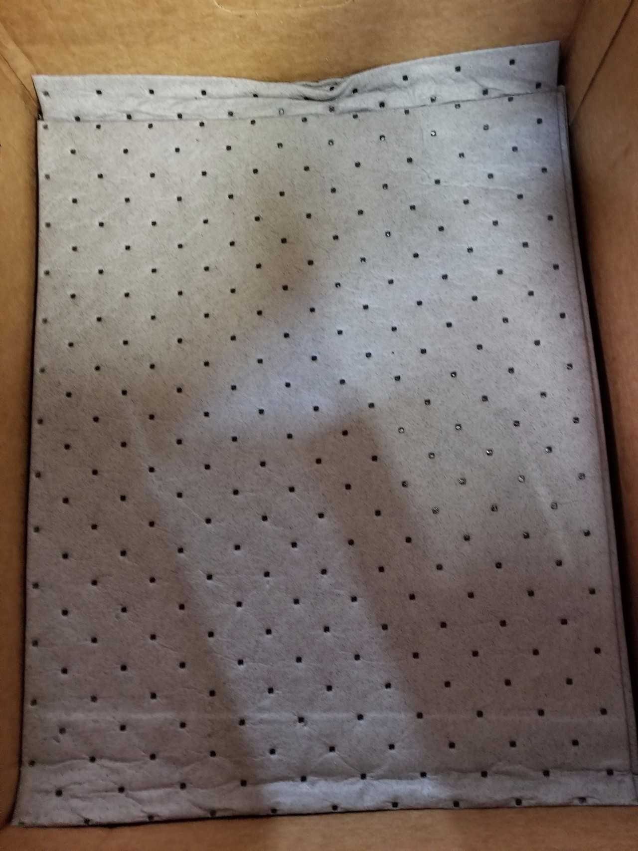 1/2 box of Oil absorbent mats - MATERIAL HANDLING