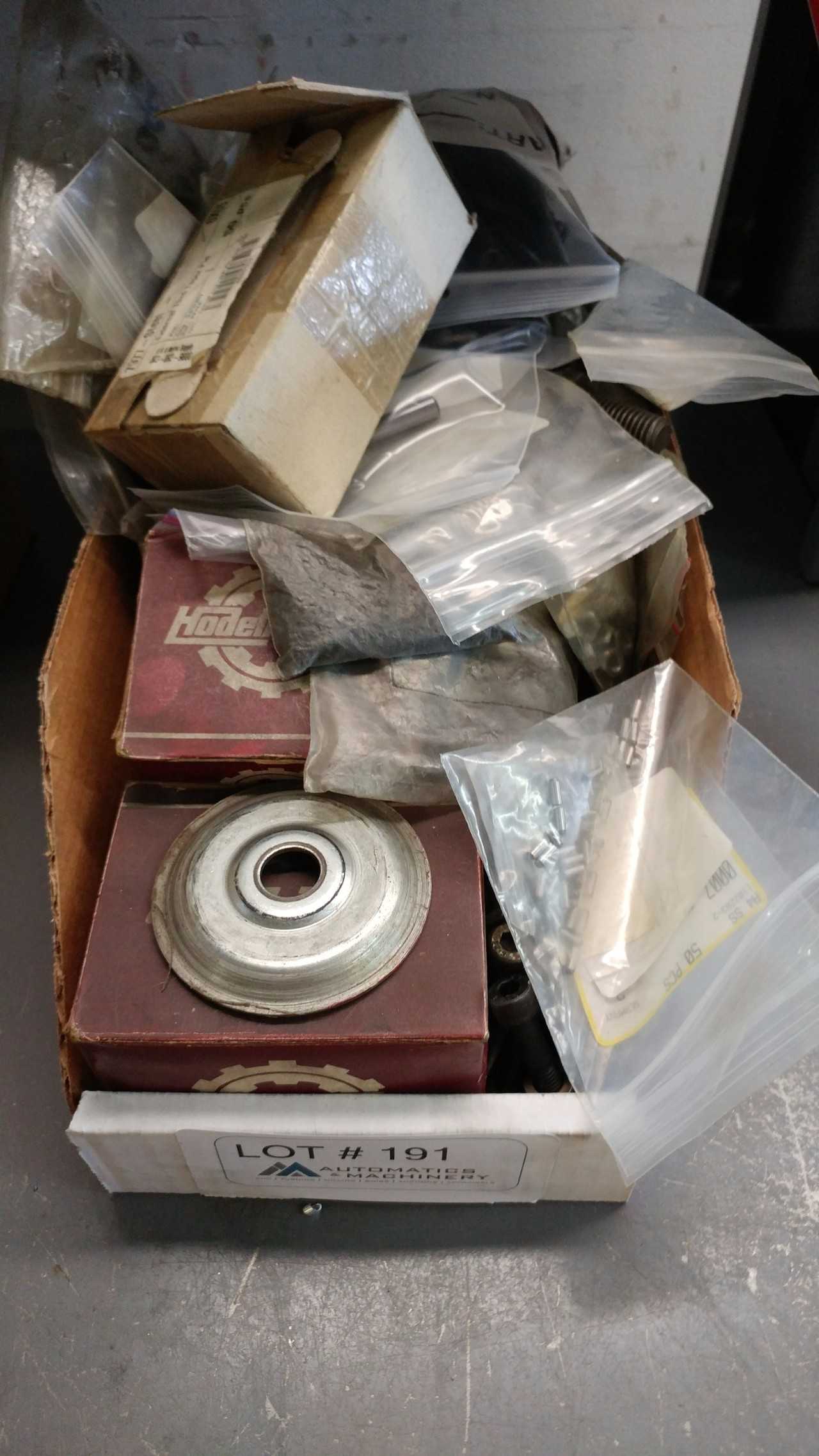 Large assortment of Metric nuts and bolts - MISCELLANEOUS Large assortment of Metric nuts and bolts - MISCELLANEOUS
