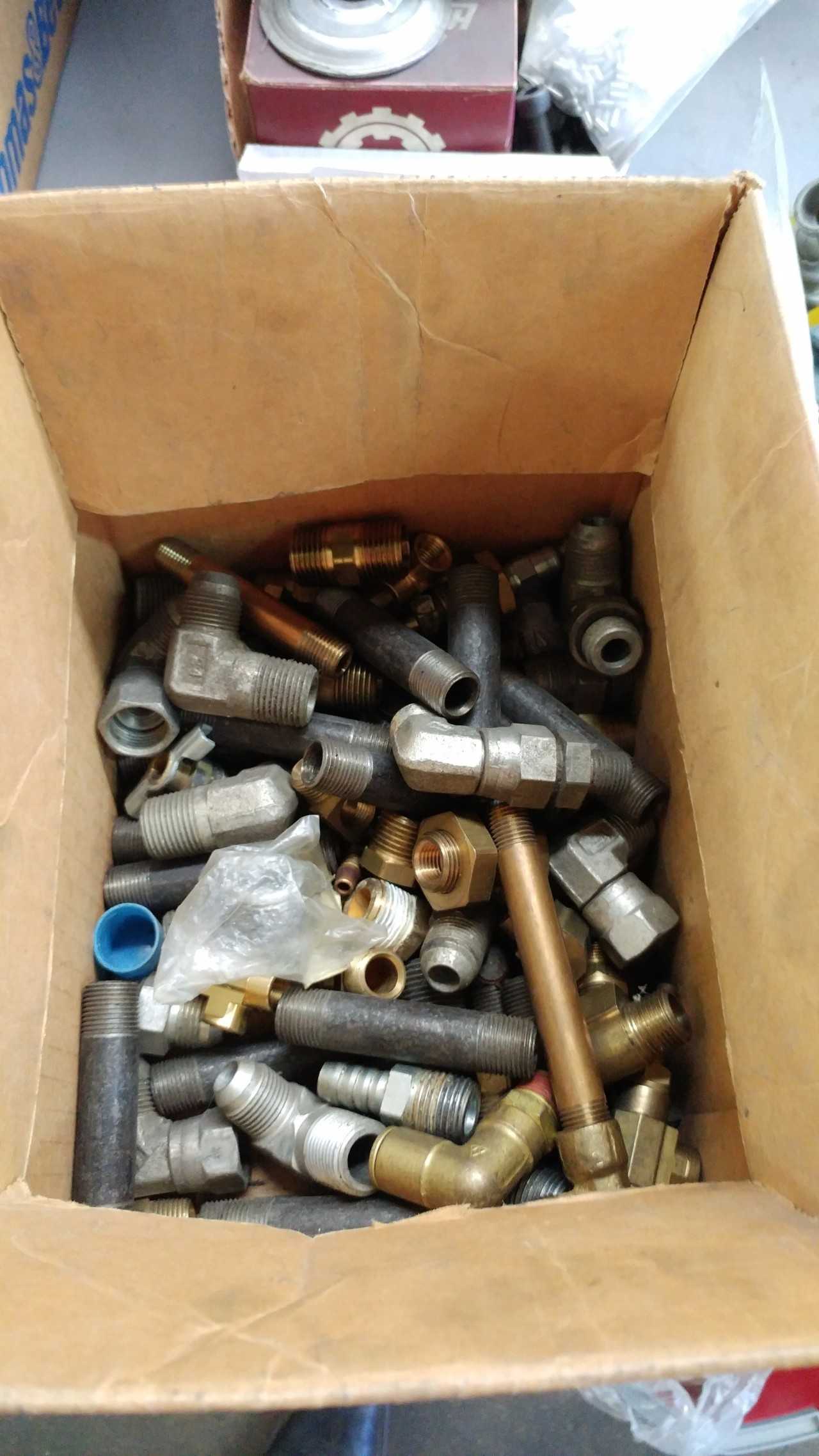 Box of air fittings, pvc parts - MISCELLANEOUS