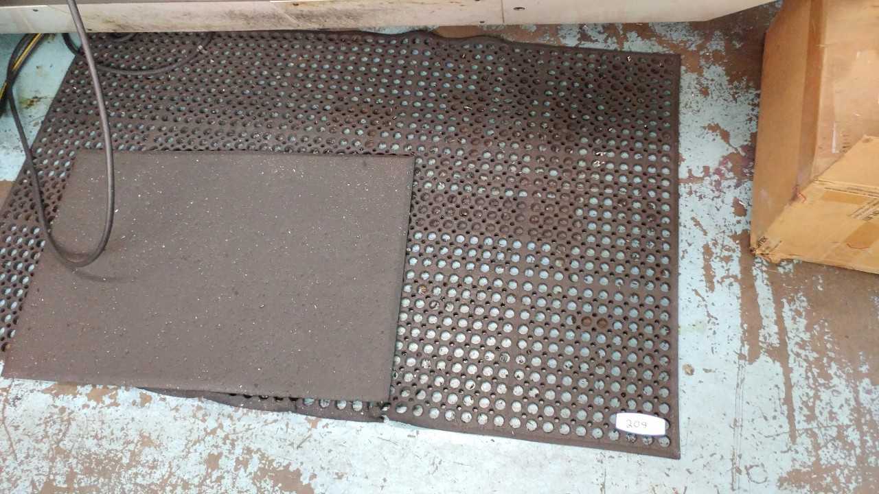 5 floor mats - MISCELLANEOUS 5 floor mats - MISCELLANEOUS