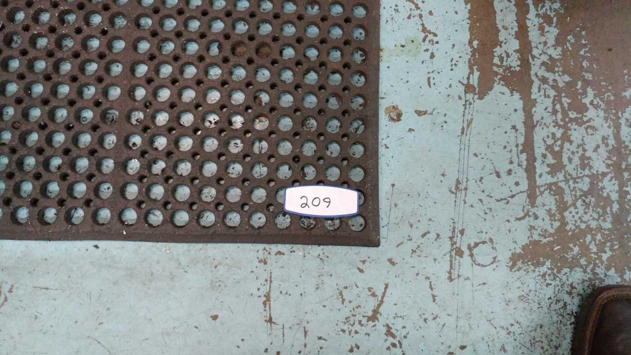 5 floor mats - MISCELLANEOUS