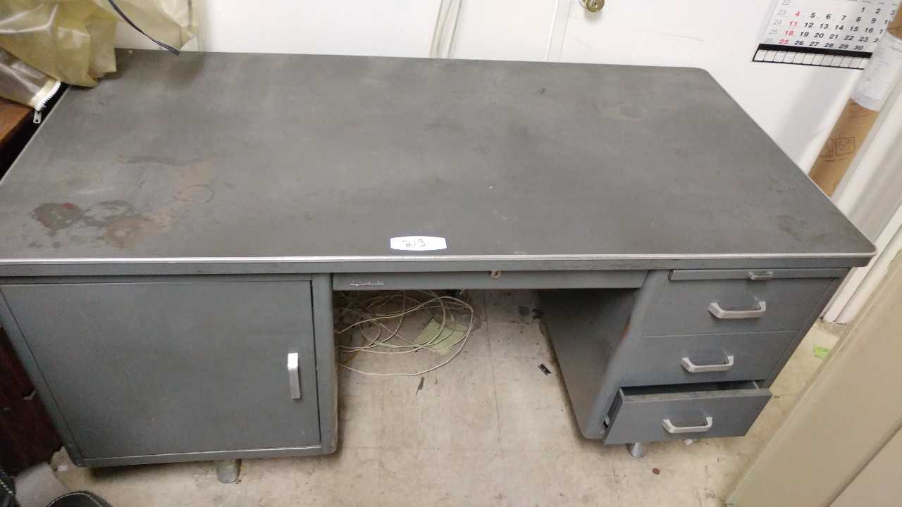 Metal Desk - MISCELLANEOUS Metal Desk - MISCELLANEOUS
