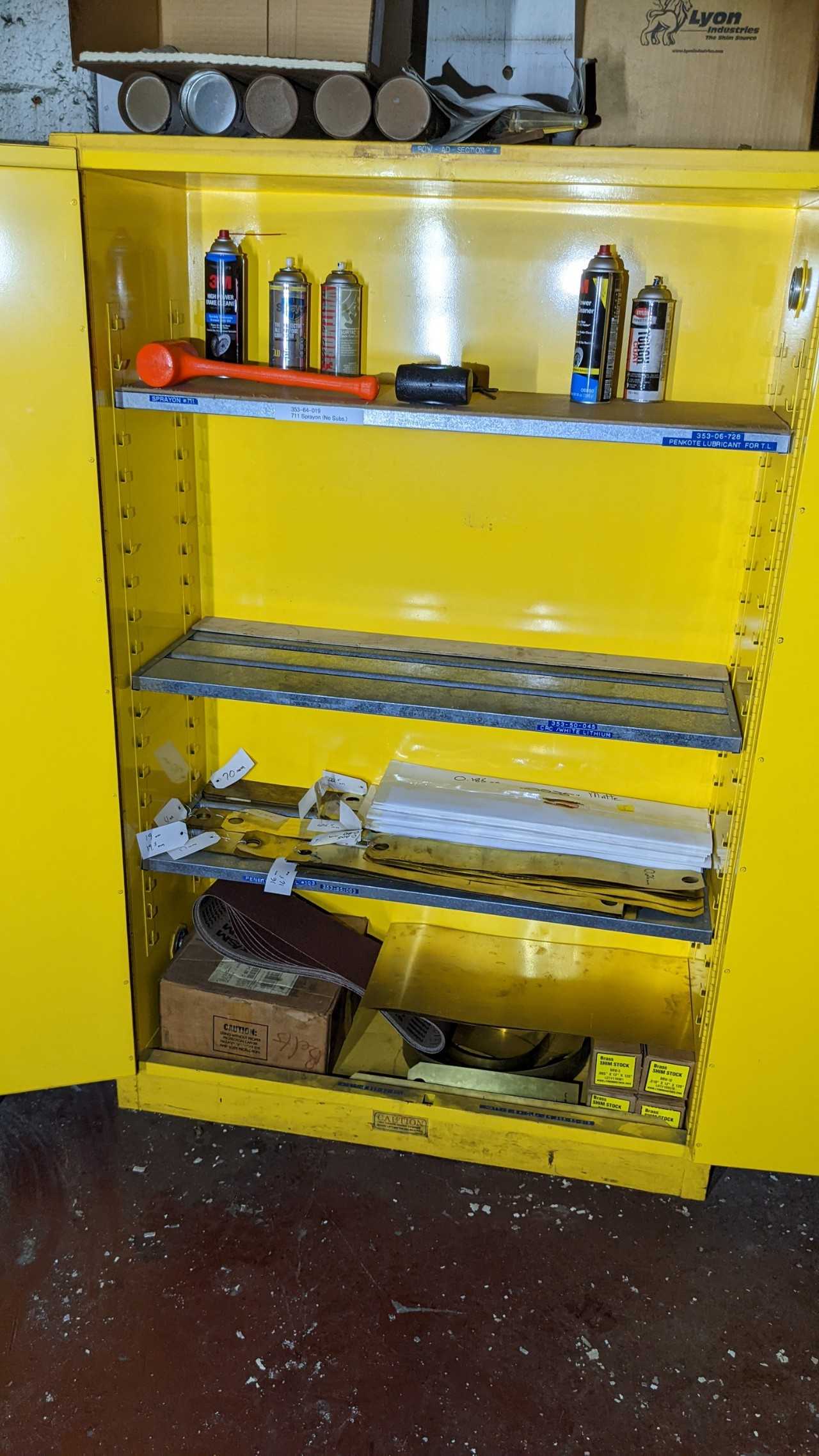 Flammable fire cabinet - TOOL STORAGE