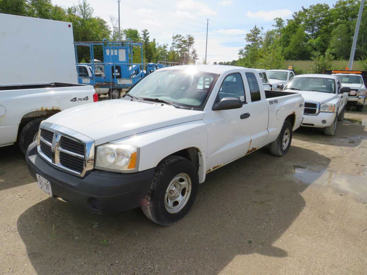 2005 DODGE DAKOTA 4X4 C PICKUP TRUCK - HYDRO EXCAVATOR TRUCKS 2005 DODGE DAKOTA 4X4 C PICKUP TRUCK - HYDRO EXCAVATOR TRUCKS